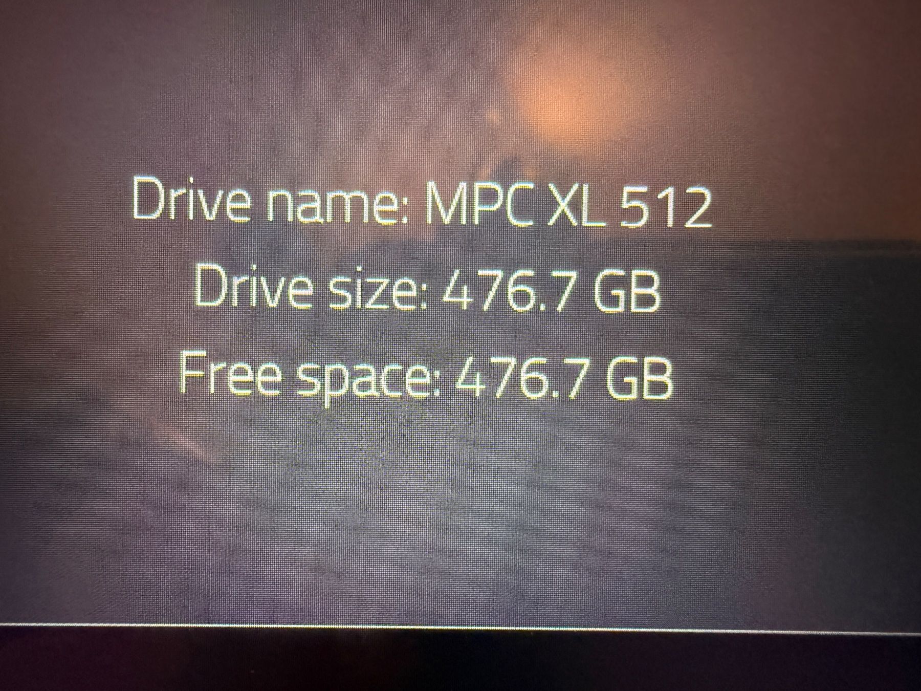 Akai Strumenti musicali: Akai MPC XL Machine inkl. 512GB SSD – Nuovo (secondo la descrizione) da Rupperswil venduto da kaiszielasko94 2