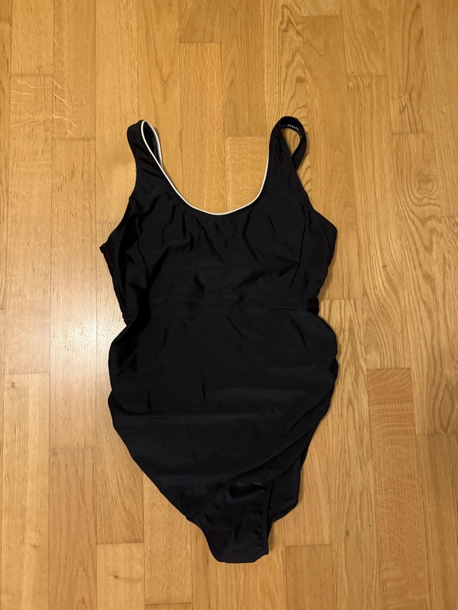 Decathlon Badekleider & Bikinis: Umstands Badeanzug Decathlon – Gebraucht aus Dietikon von sof_rf8s