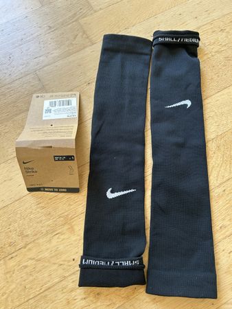 Nike Strike Fussball Stulpen Schwarz Grösse S/M neu