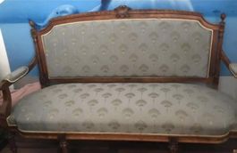 Antikes Sofa mit  1 Sessel und 1 Fusshocker