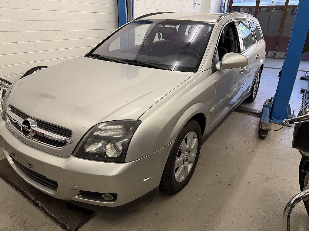 Automobili: Opel Vectra C19TDH  – Usato da Münchwilen AG venduto da Vinnis