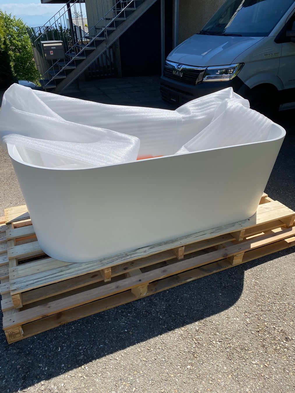 Villeroy & Boch Vasche da bagno: Baignoire semi-îlot – Nuovo e nell'imballaggio originale da Prêles venduto da GSHN12 3