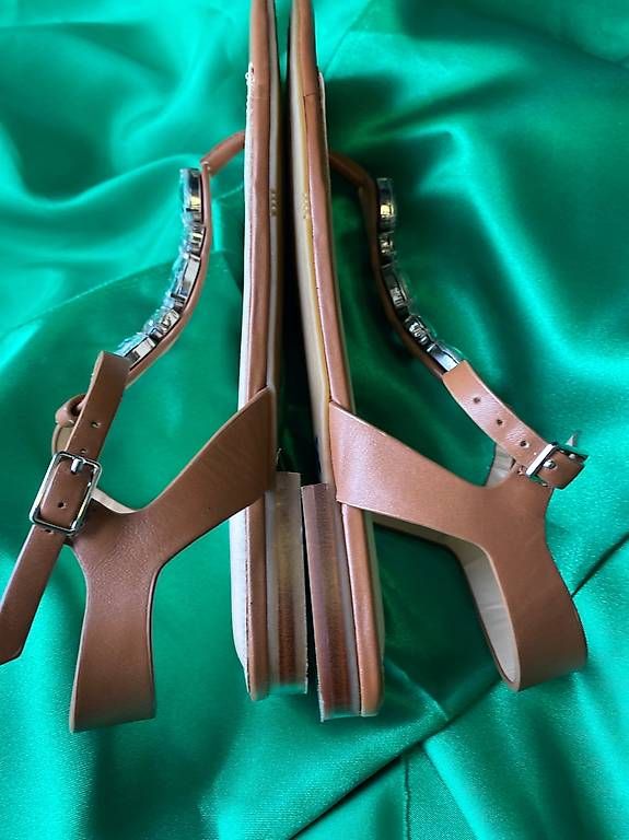 Scarpe da donna: GUESS Sandalen – Usato da St. Gallen venduto da Konstanza 3
