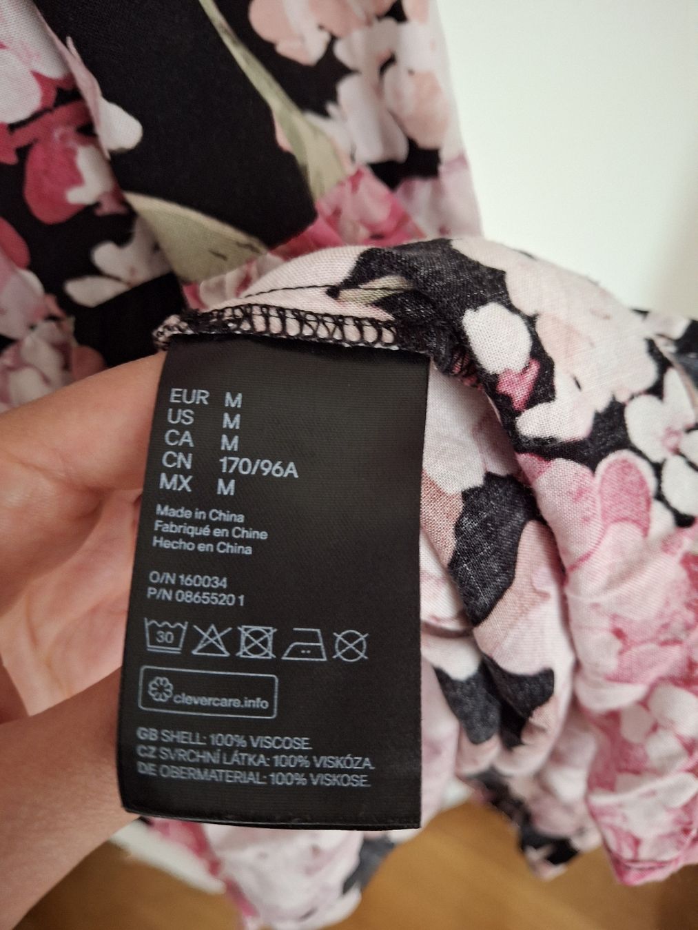 H&M Vestiti: Robe fleurie rose et noir H&M taille M – Usato da Lausanne venduto da Cognitia 2
