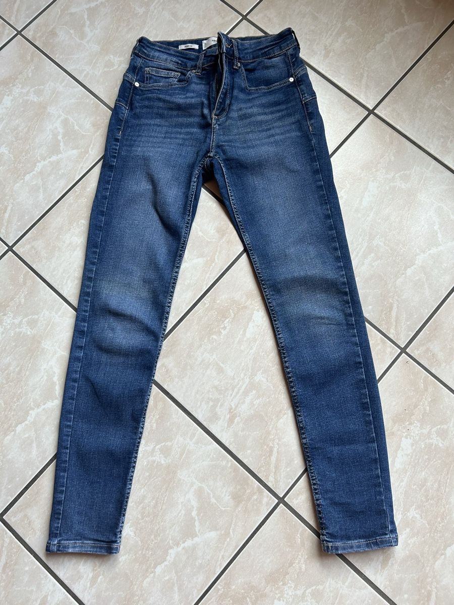 Mango Jeans: Jeans Mango – Gebraucht aus Courrendlin von loko2910