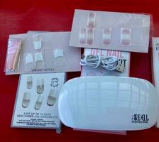 Lampe LED UV ARDELL avec Kit Ongles Gel - Incomplet