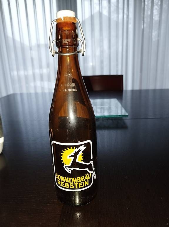 Bicchieri, Caraffe & Bottiglie: Alte Bierflasche Sonnenbräu Rebstein – Usato da Granges-Paccot venduto da Ping1998