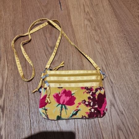 Goldige Vintage Umhängetasche mit Blumenmuster, Top!