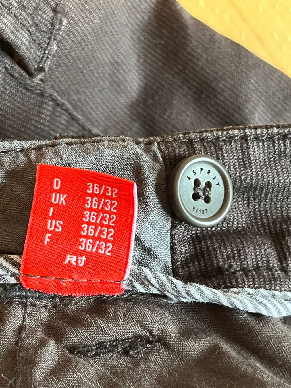 Pantalons: Esprit Braune Straight Hose – Neuf (Voir description) à Baar par Aatina 2