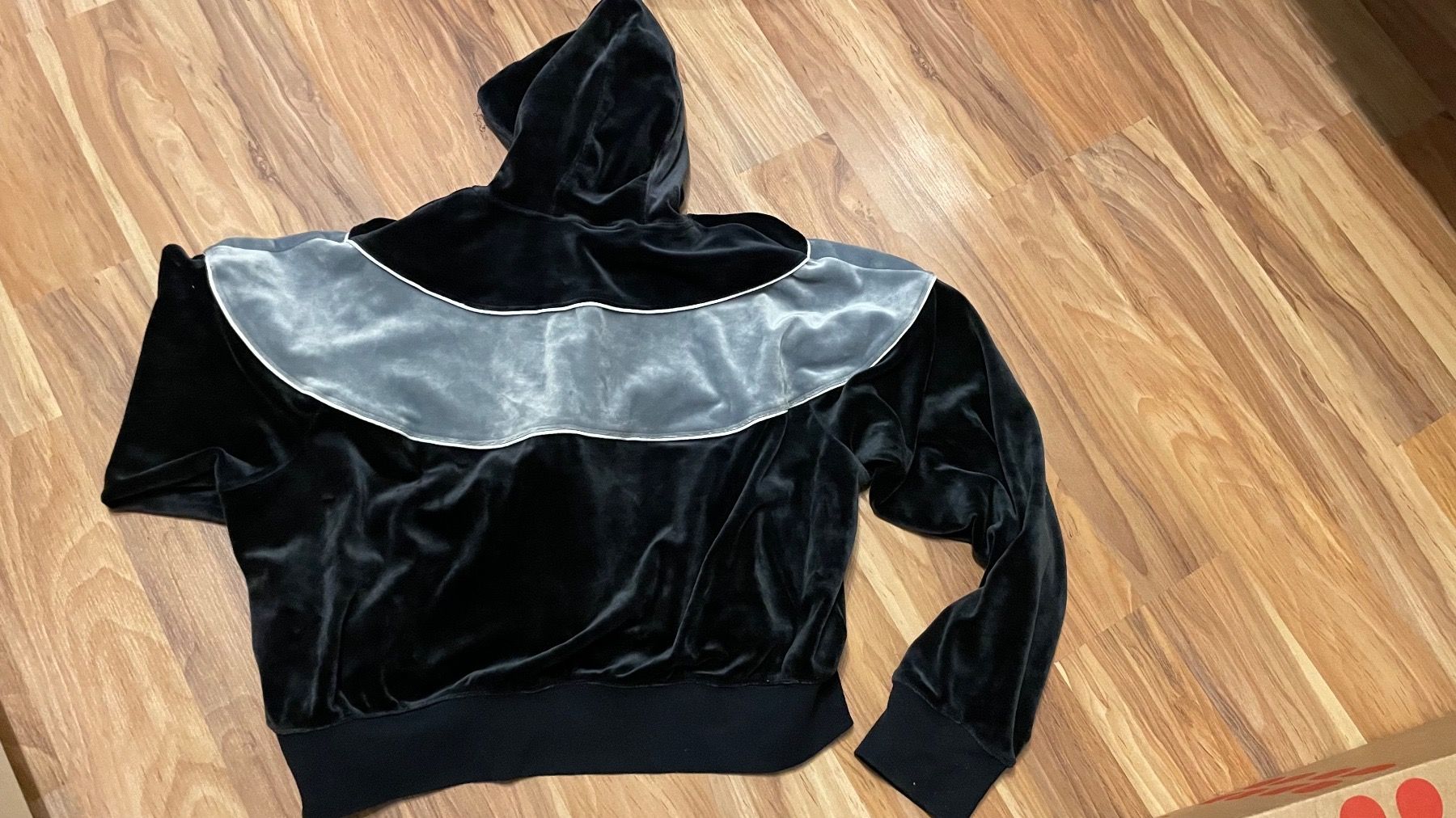 Pulls et sweat-shirts: Pullover von Nike Grösse ca. 170/176 – D'occasion à Neuenkirch par balani 1