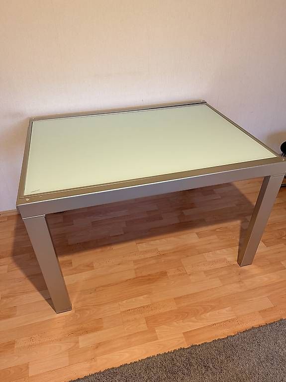 Tavoli: Table à manger extensible – Usato da Corcelles-près-payerne venduto da alv_7rq2