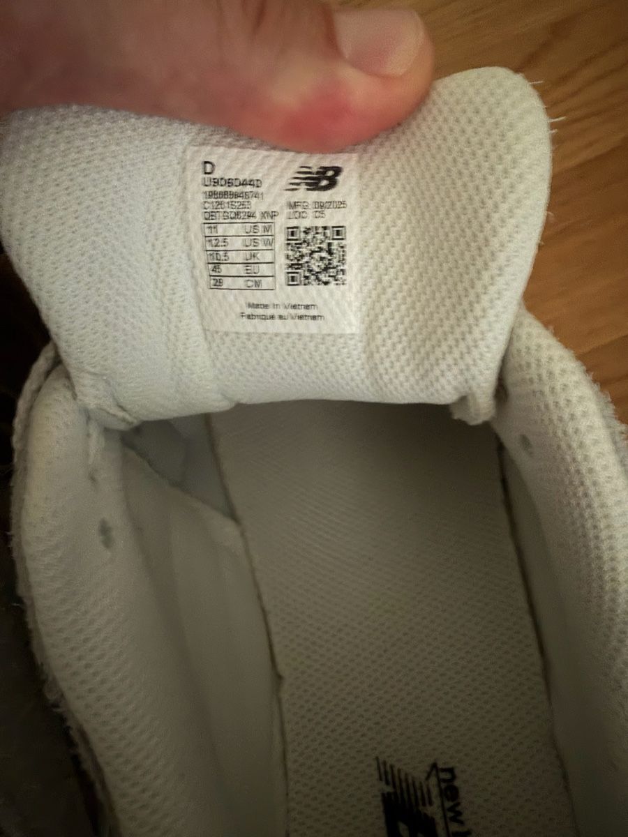New Balance Scarpe da uomo: New Balance 9060 Sneaker – Usato da Recherswil venduto da Noname1 3