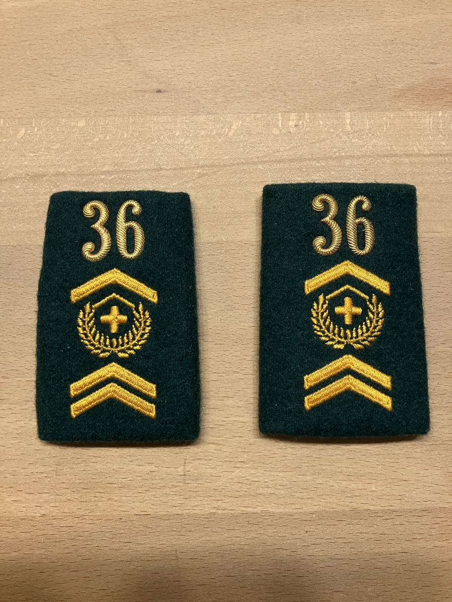 Schweizer Armee Uniformen: Gradabzeichen Patten Adjutant – Neu (gemäss Beschreibung) aus Maienfeld von schpiss