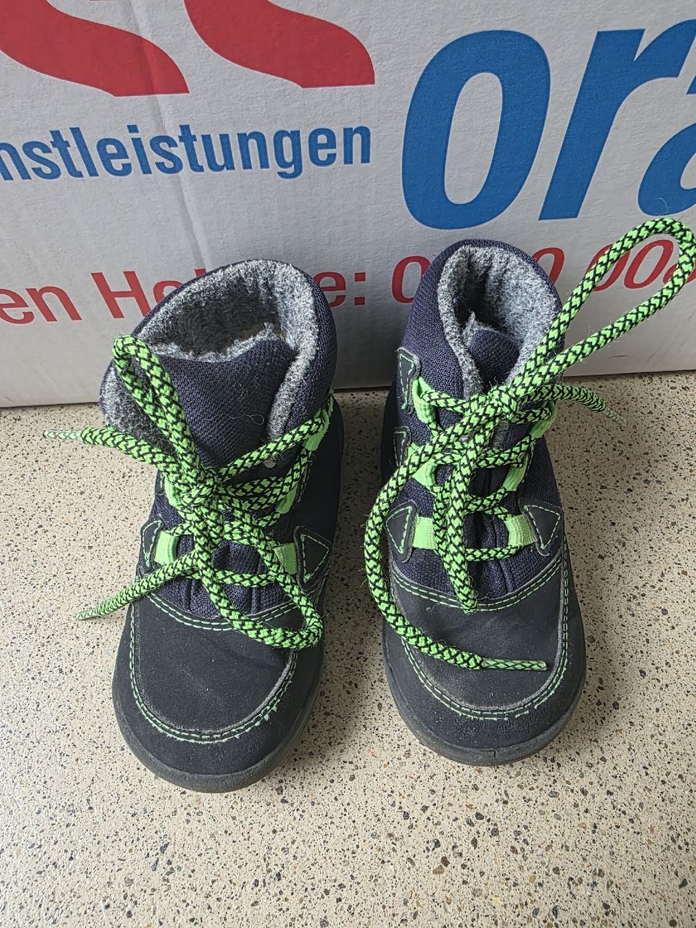 Scarpe per ragazzi: Schuhe Herbst Winter Grösse 22 – Usato da Zürich venduto da Allek