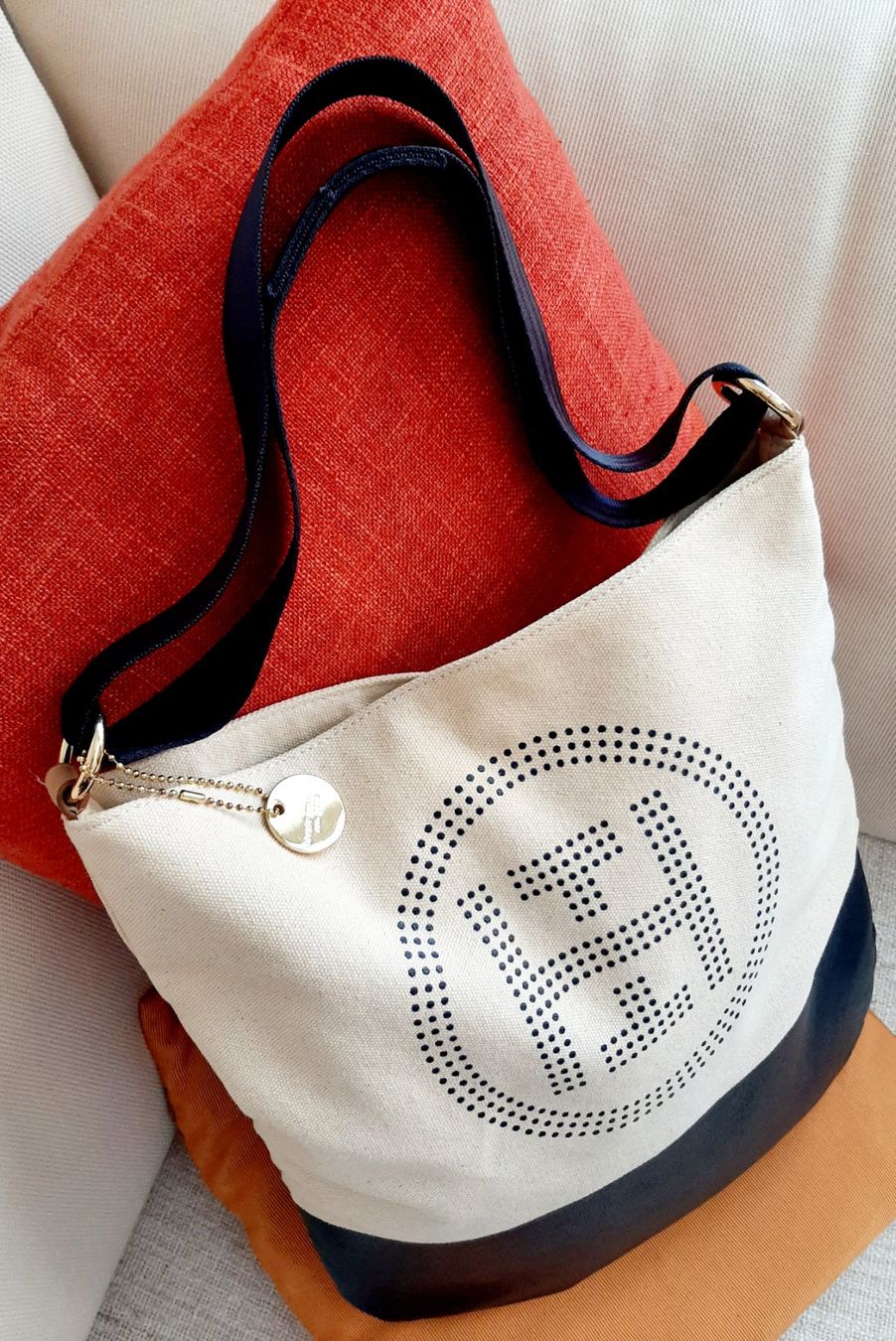 Tommy Hilfiger Taschen für Damen: Schöne Tasche! – Gebraucht aus Allschwil von Weyli18 1