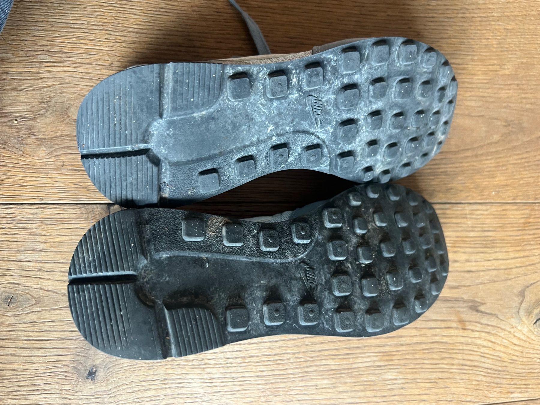 Nike Scarpe da donna: Grau Nike Damen Schuhe.. Gr. 39 – Usato da Uerikon venduto da Saffagirl 3