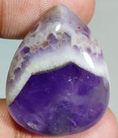Cabochon L-8607 – Chevron Amethyst 32X25X9mm 49 Karat