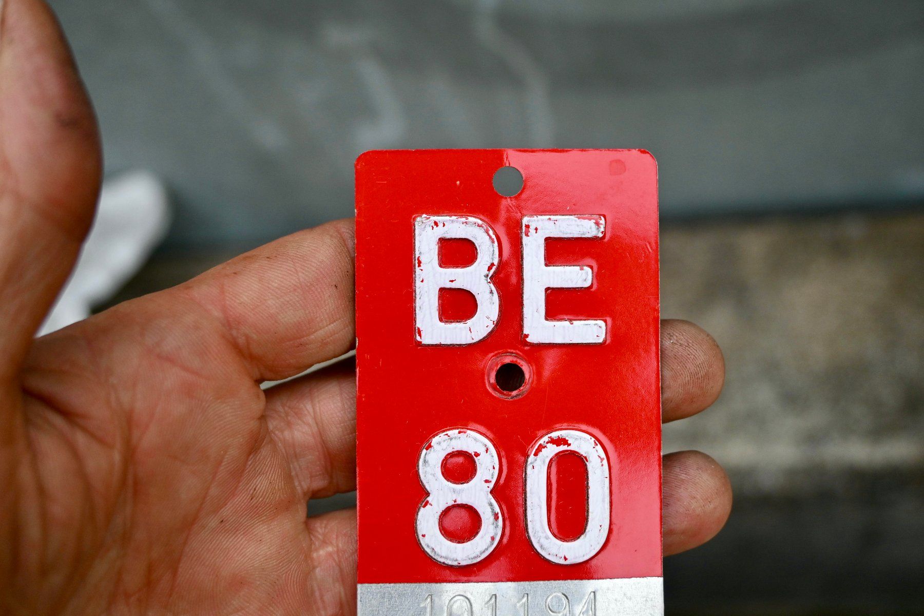 Insegne: Velonummer BE 80 von 1980 – Usato da Pfaffhausen venduto da mono_rec 4