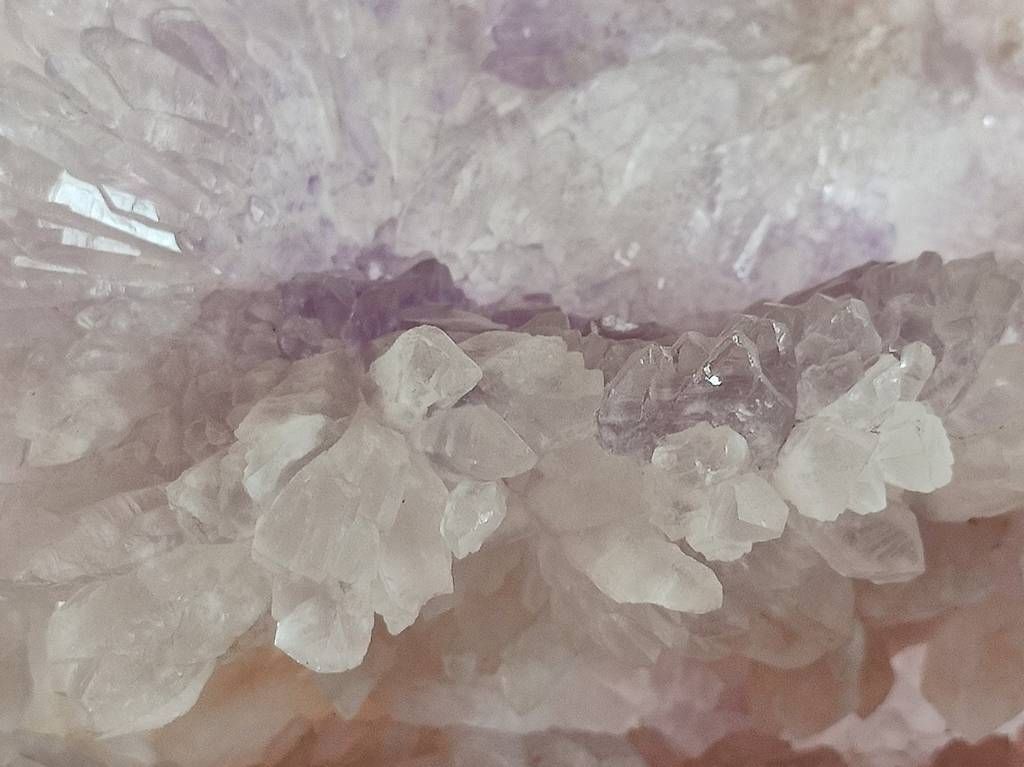 Minerali & Pietre curative: Amethyst-Bergkristallblüten mit Citrin – Usato da Arnegg venduto da Philips3 1