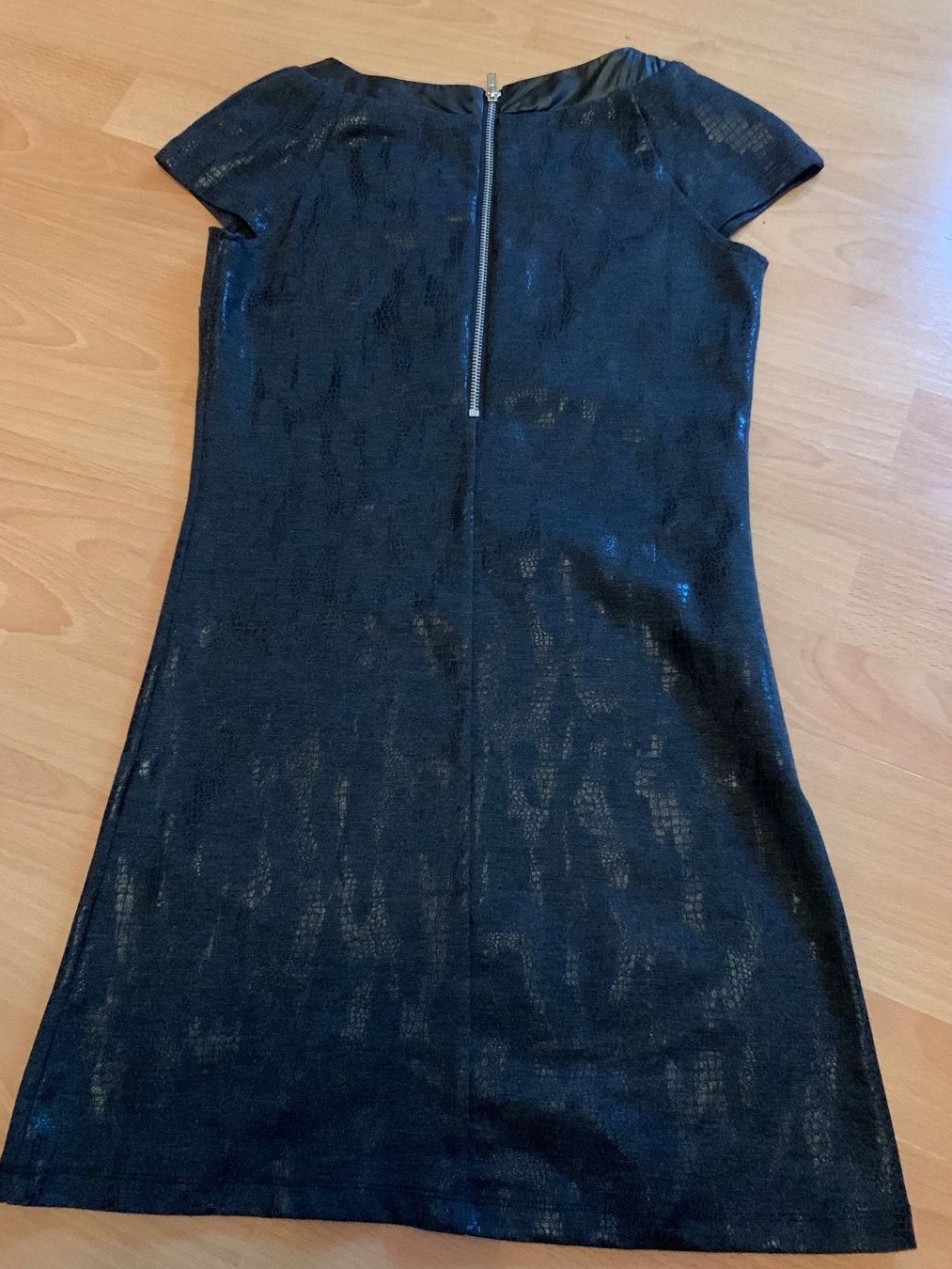 Vestiti: Jolie robe courte Norwiss t. 34-36 – Usato da MEYRIN venduto da Gwendo10 1