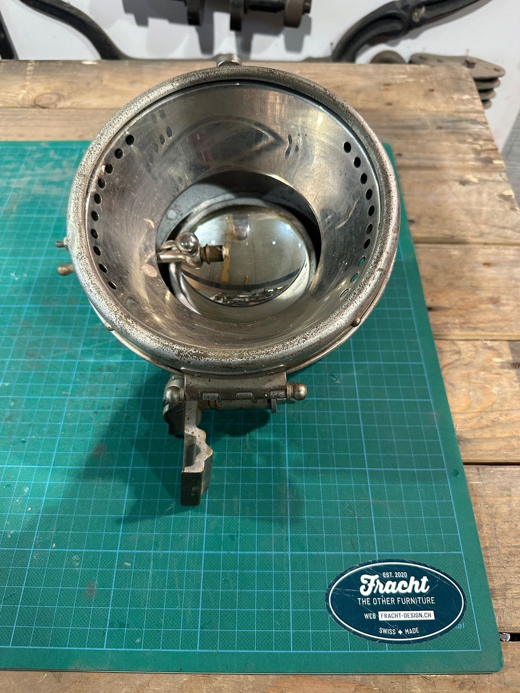 Scheinwerfer: Lucifer Karbidlampe für Oldtimer – Gebraucht aus Luzern von Fracht-Design