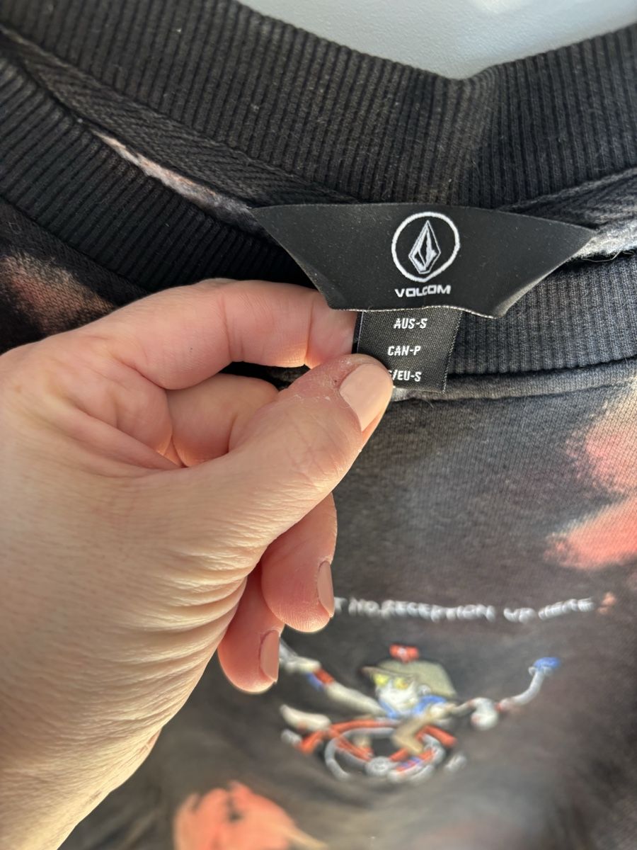 Pullover & Sweatshirts: Sweat Volcom S – Gebraucht aus Fribourg von dafral 1