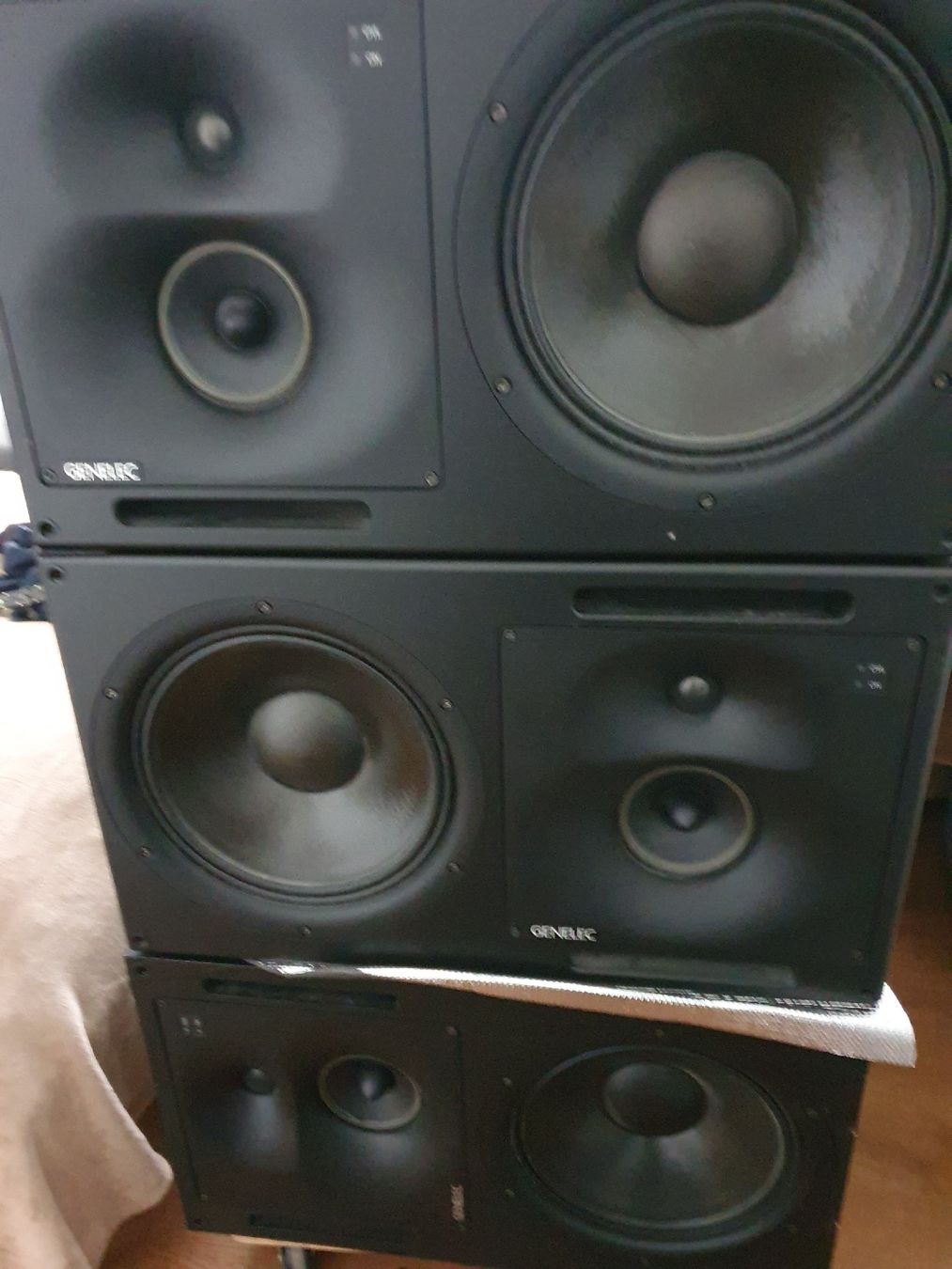 Genelec Casse acustiche: Genelec 1037C Lautsprecher – Usato da Diepoldsau venduto da Knochen
