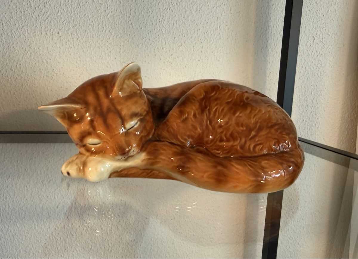 Figuren: Goebel Katze rot liegend – Neu (gemäss Beschreibung) aus Luzern von Collie_Bel