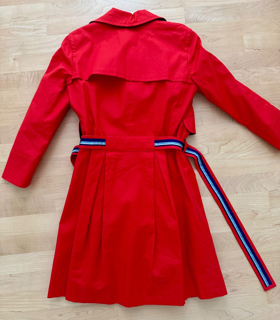 Tommy Hilfiger Cappotti: Trenchcoat Tommy Hilfiger Grösse 4 – Usato da Männedorf venduto da Positive81 1