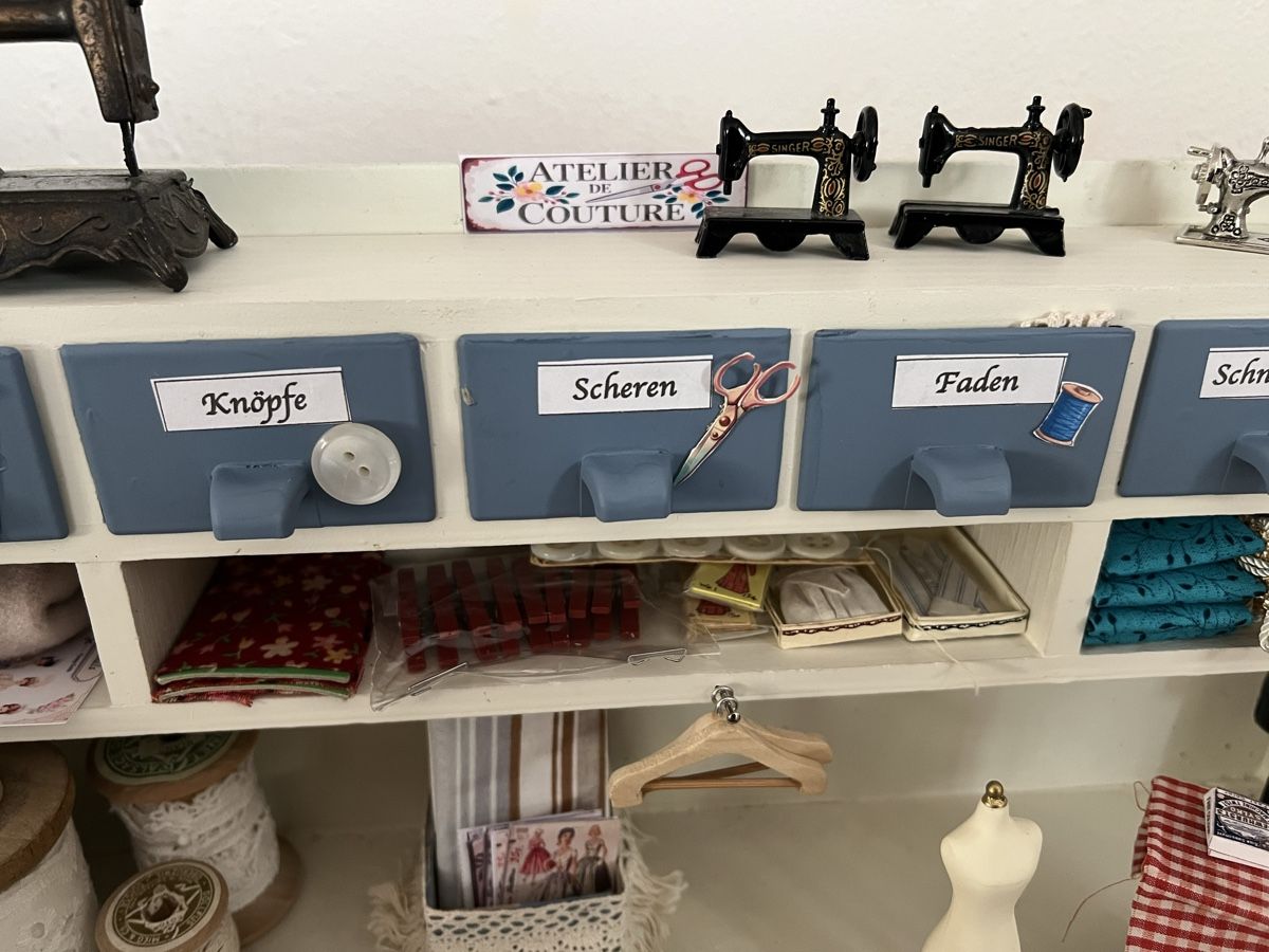 Case e mobili per bambole: Puppenstube Schneiderei – Usato da Arboldswil venduto da CJDA 4