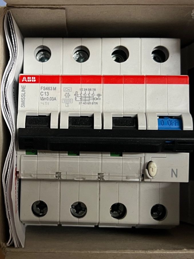 ABB Interruttori: Fehlerstrom-/Leitungsschutzschalter SMISSLINE CLASSIC C 13A – Nuovo e nell'imballaggio originale da Romanshorn venduto da DonRicardoo