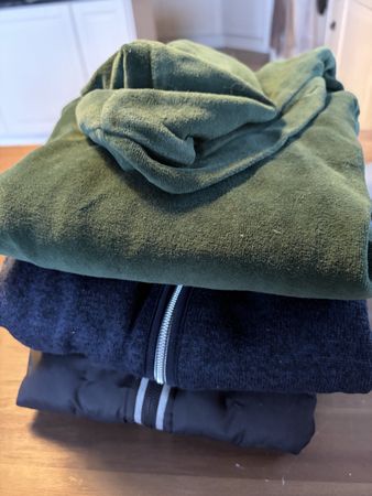 Drei Pullis / Jacken Grösse S gut erhalten Nichtraucher 