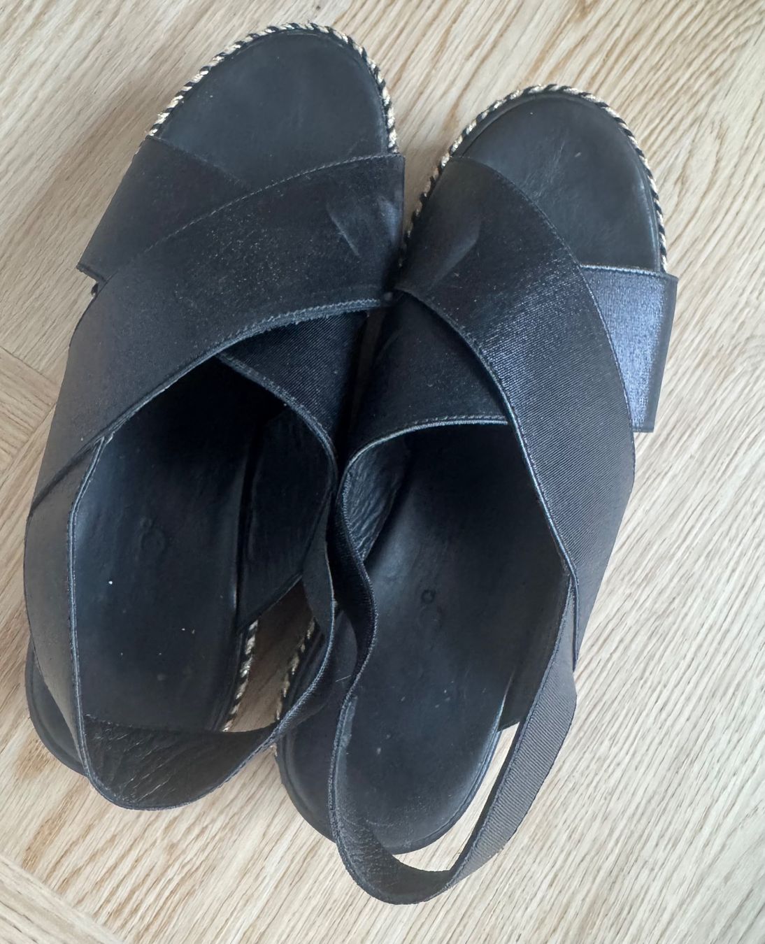 Chaussures femmes: SANDALE INUOVA  GR. 38 – D'occasion à Walperswil par So1me25