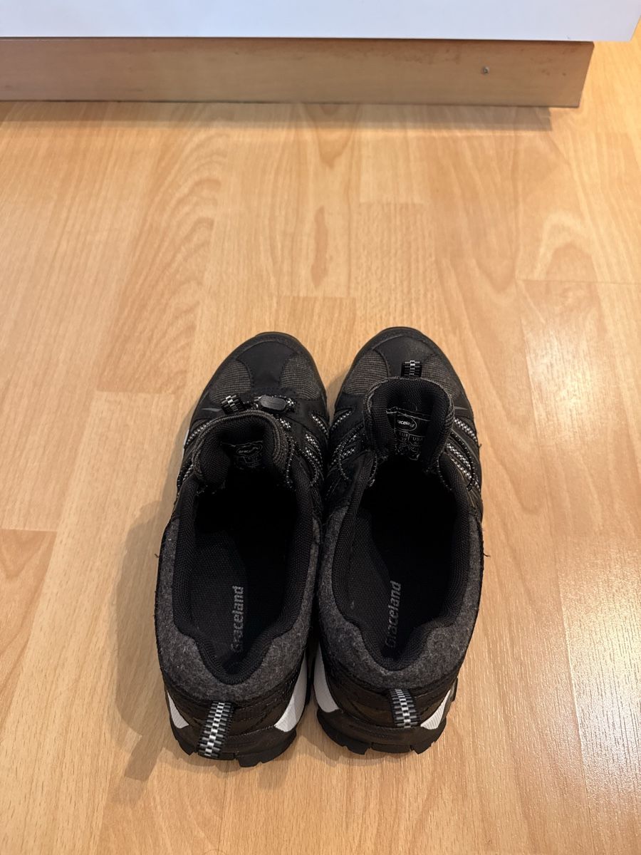Scarpe da donna: Graceland Wanderschuhe schwarz Grösse 37 leicht gebraucht – Usato da Chur venduto da Pedro.Giesteira 5