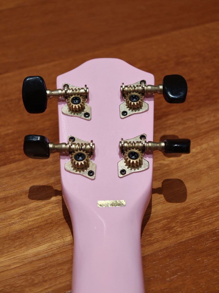 Musikinstrumente: Ukulele NOIR pink mit Tasche neuwertig – Gebraucht aus Uzwil von isa_mtzgr 3