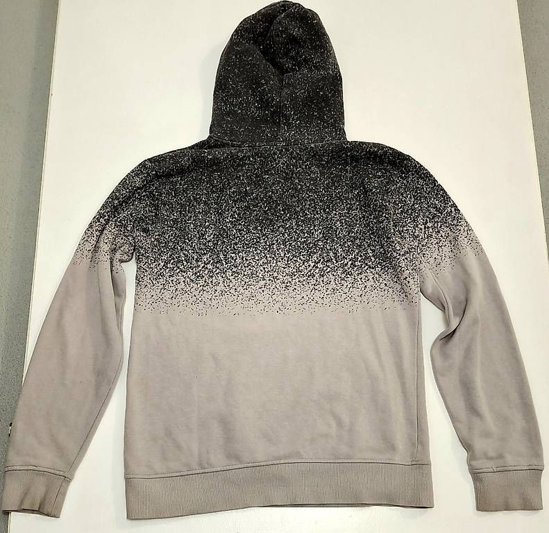 Pullover & Sweatshirts: Pullover 11 anni con cappuccio  – Gebraucht aus Losone von jan_8svf 1