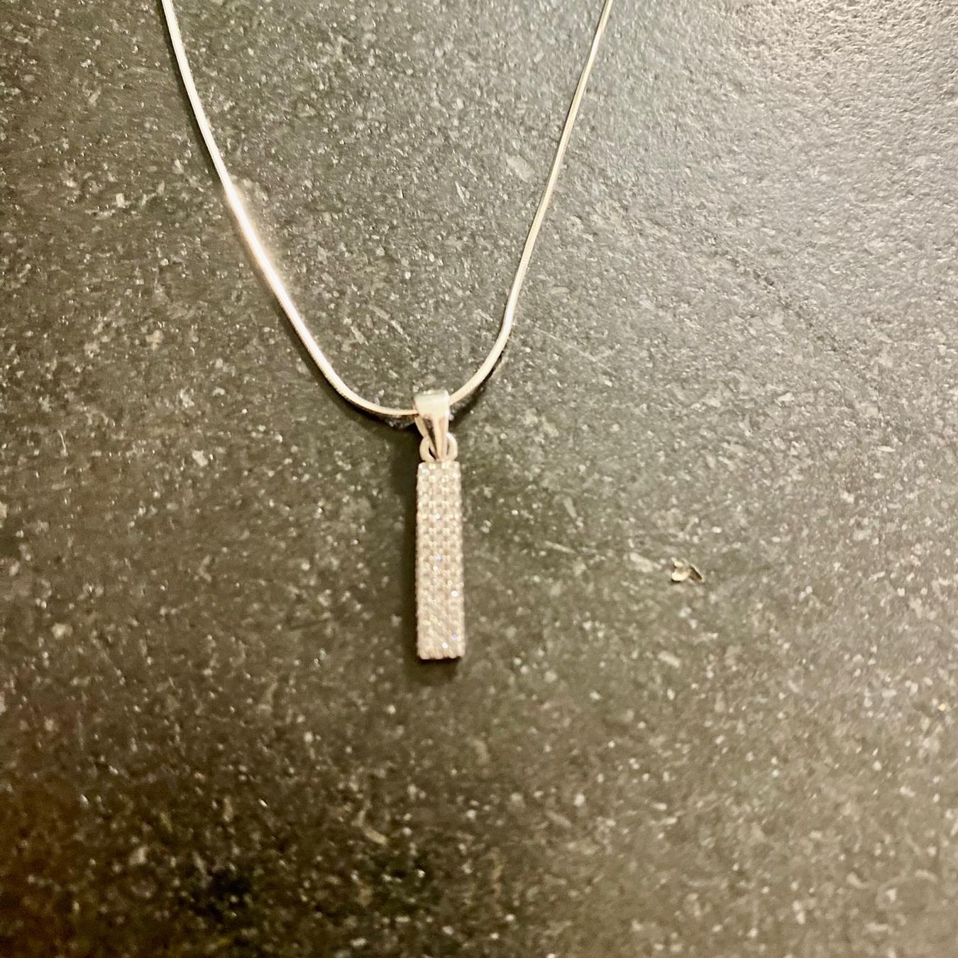 Catenine: Elegante Silberkette mit Anhänger  – Usato da Krauchthal venduto da SamsPuce