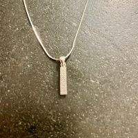 Elegante Silberkette mit Anhänger 