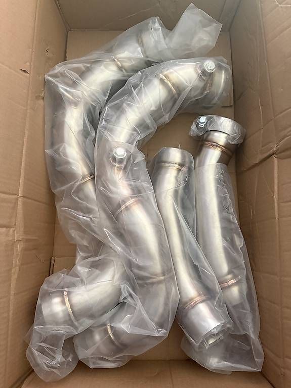 Auspuffanlagen: C63 Catless Downpipe Neu – Gebraucht aus Biel von Leon.alidemi