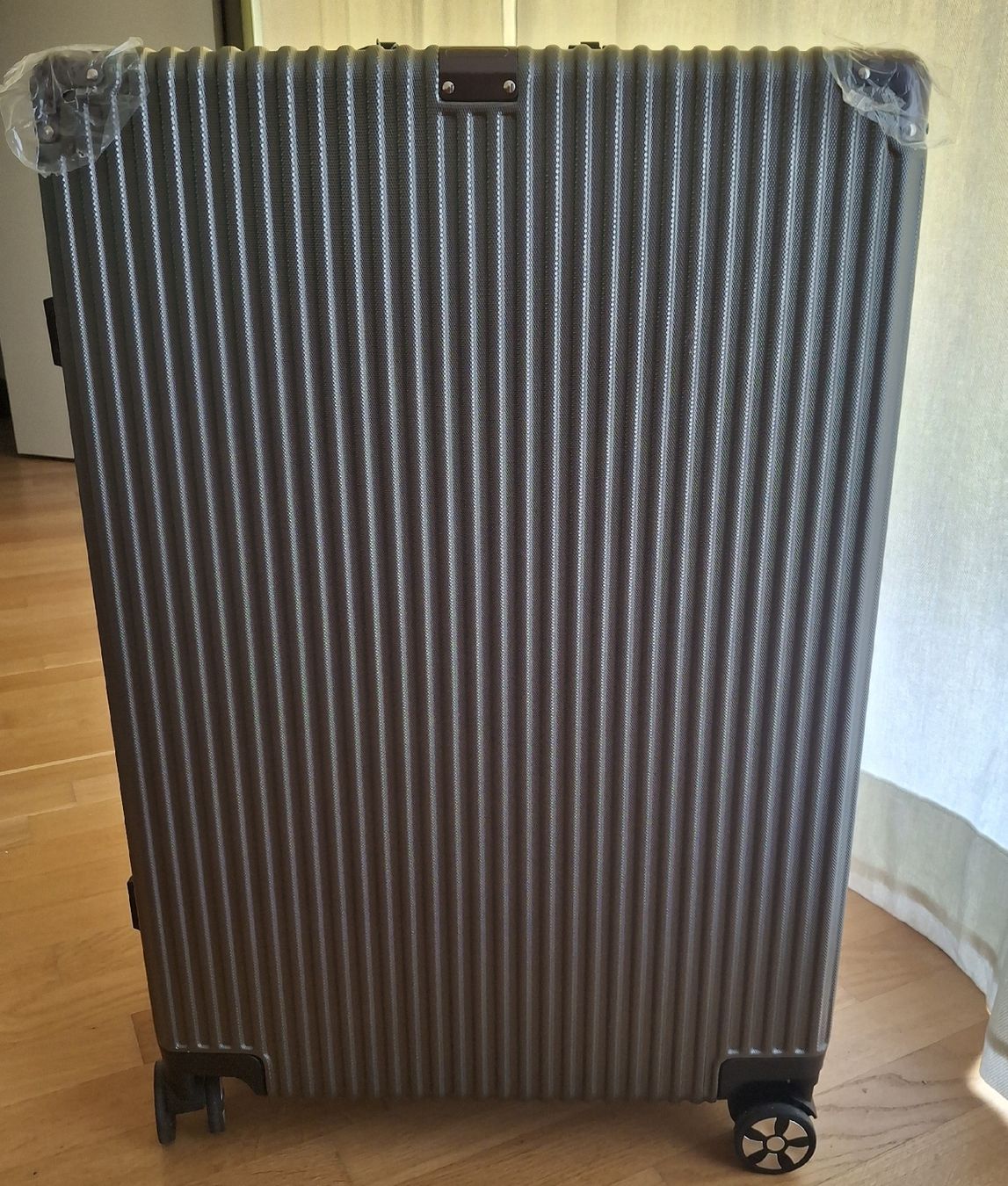 Valigie: Neuer Hartschalenkoffer mit 4 Rollen – Nuovo e nell'imballaggio originale da Glattpark(Opfikon) venduto da Beckf0rd