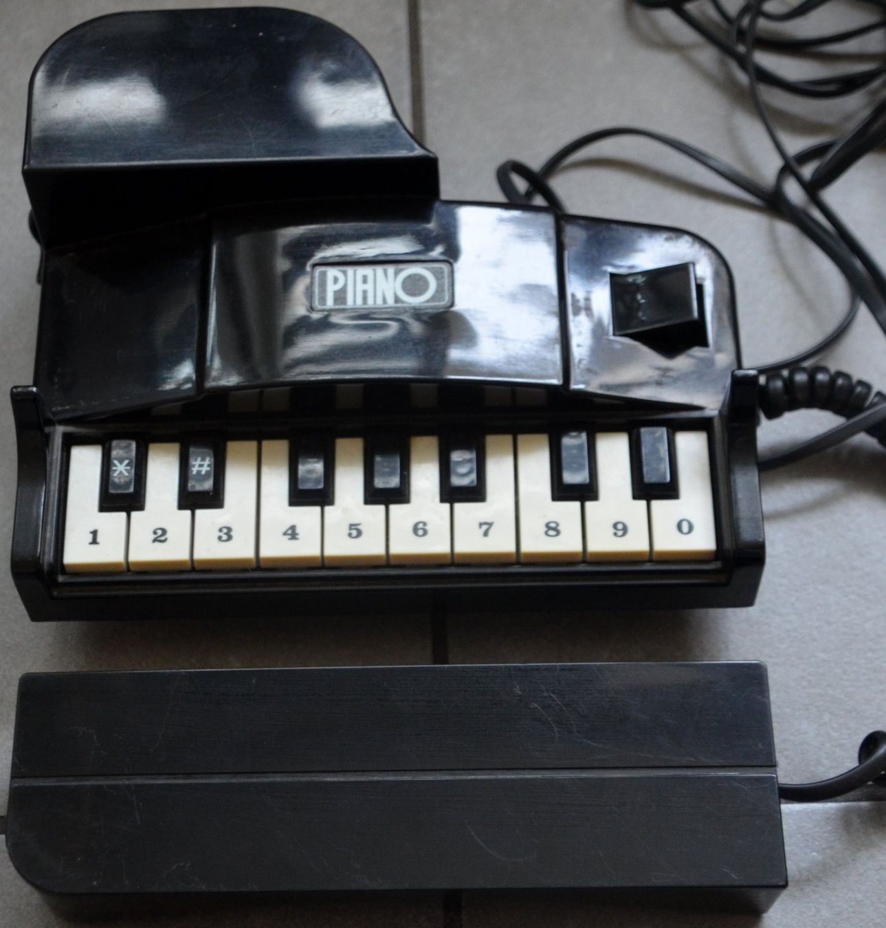 Telefone: Telefon / Téléphone Piano – Gebraucht aus Collonges von arashee 5