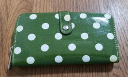 Grüne Polka Dot Portemonnaie
