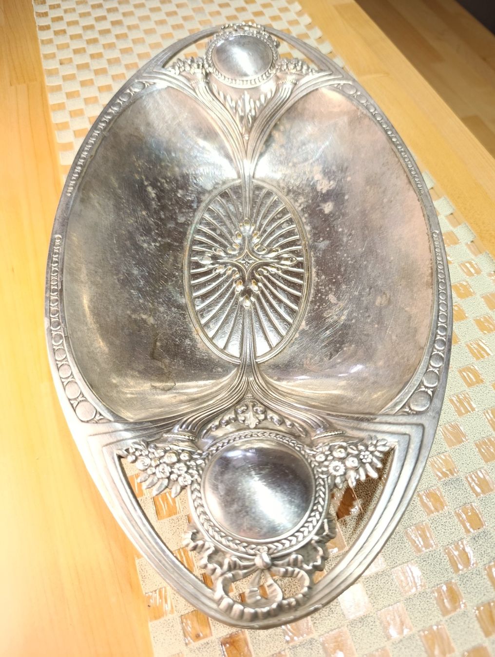Piatti di portata: Jugendstil versilberte Opstschale Servierplatte um 1900j – Usato da Steffisburg venduto da 1.Schmuckschatulle 2