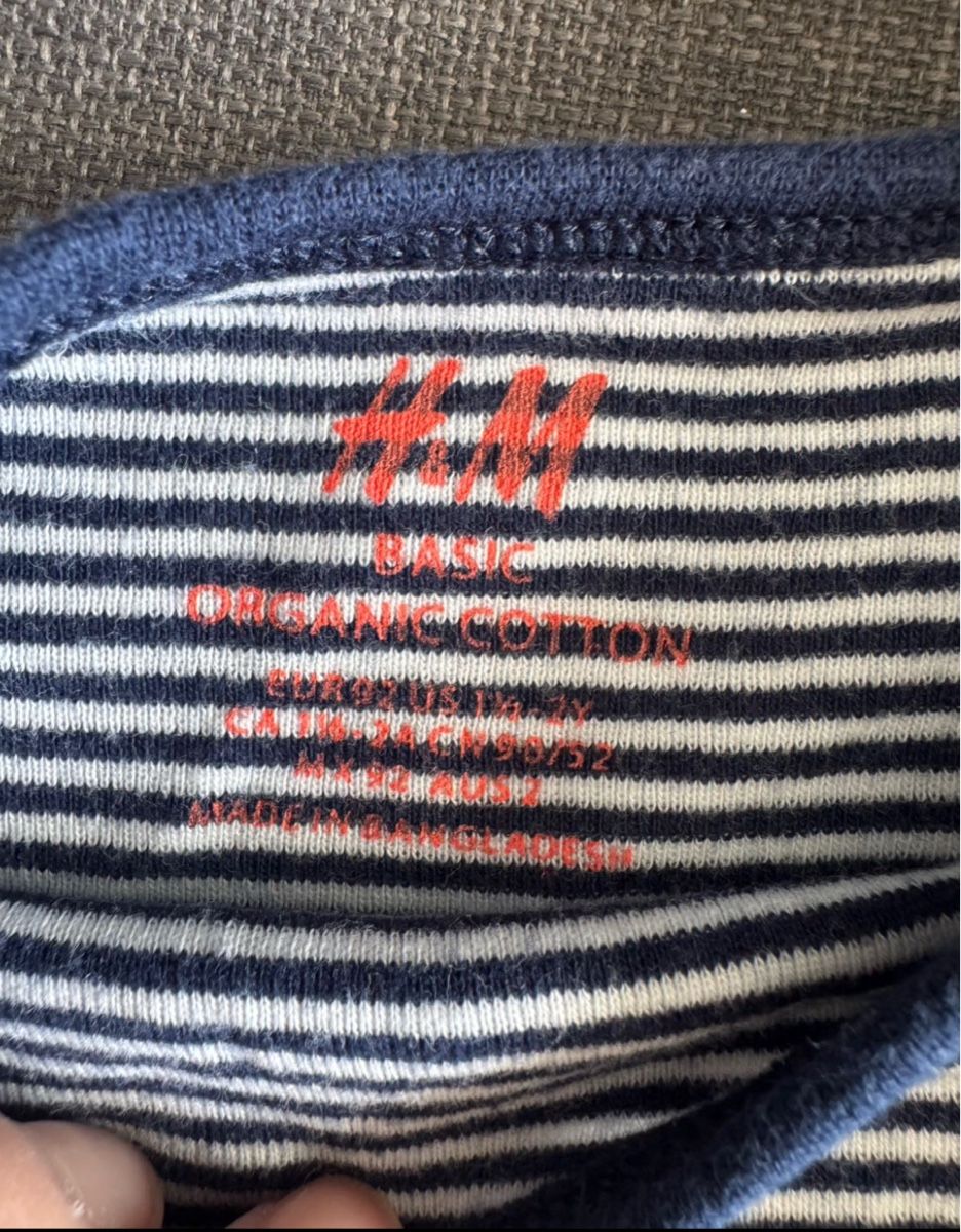 H&M Hemden, Tops & T-Shirts: H&M Body – Gebraucht aus Lausanne von eSinkk 1