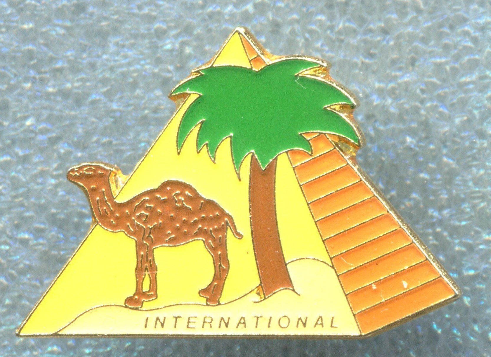 Camel Plaquettes & Badges: CAMEL  INTERNATIONAL – D'occasion à Winterthur par Sammleroase