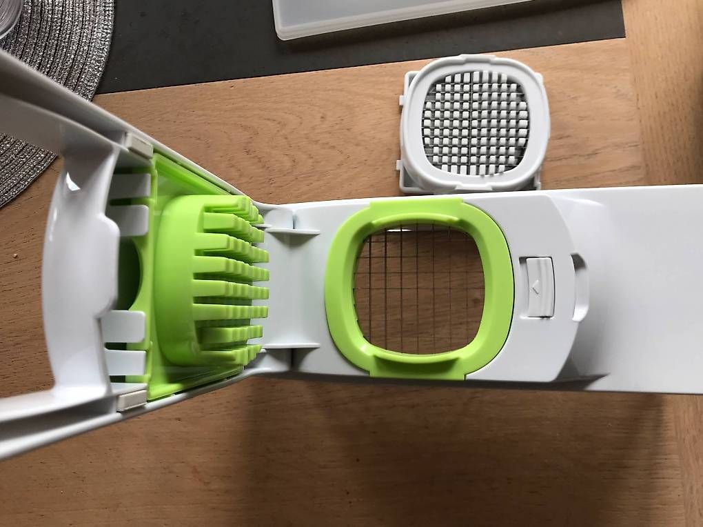 Küchengeräte: Hachoir multi-usage set rangement  – Gebraucht aus Le Sentier von omn_85j8 1