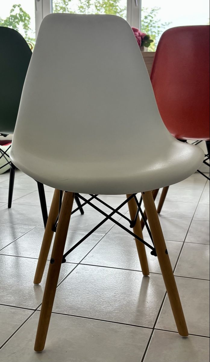 Vitra Sedie: Vitra Eames Plastic Side Chair - Replica – Usato da Zollikerberg venduto da Zuversicht2811 1