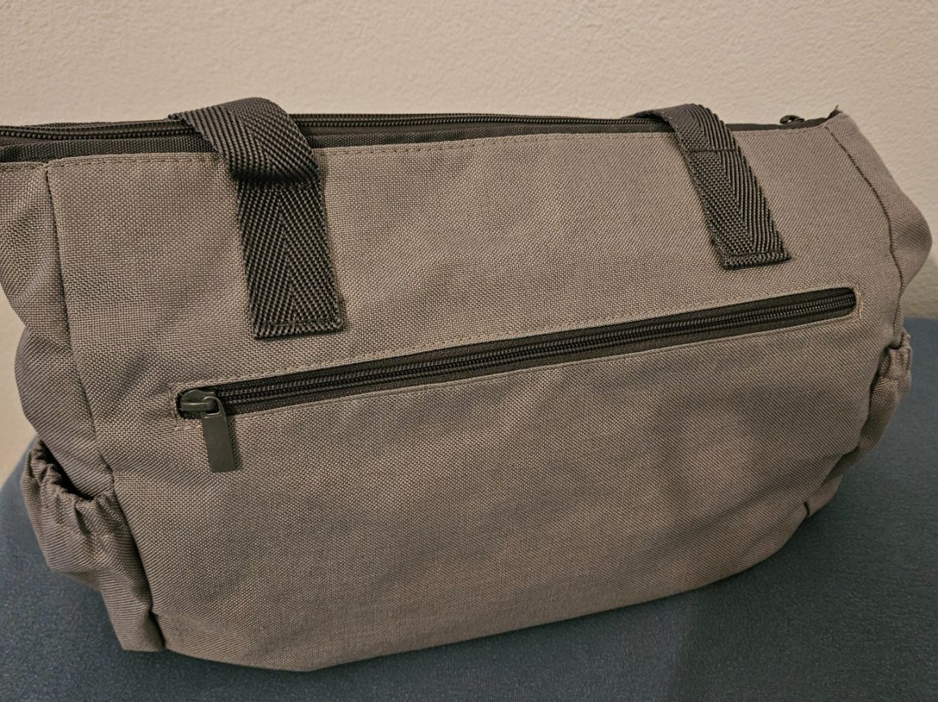 Borse: Geräumige Wickeltasche, viele Fächer, grau – Nuovo (secondo la descrizione) da Sennhof (Winterthur) venduto da HG2019 4