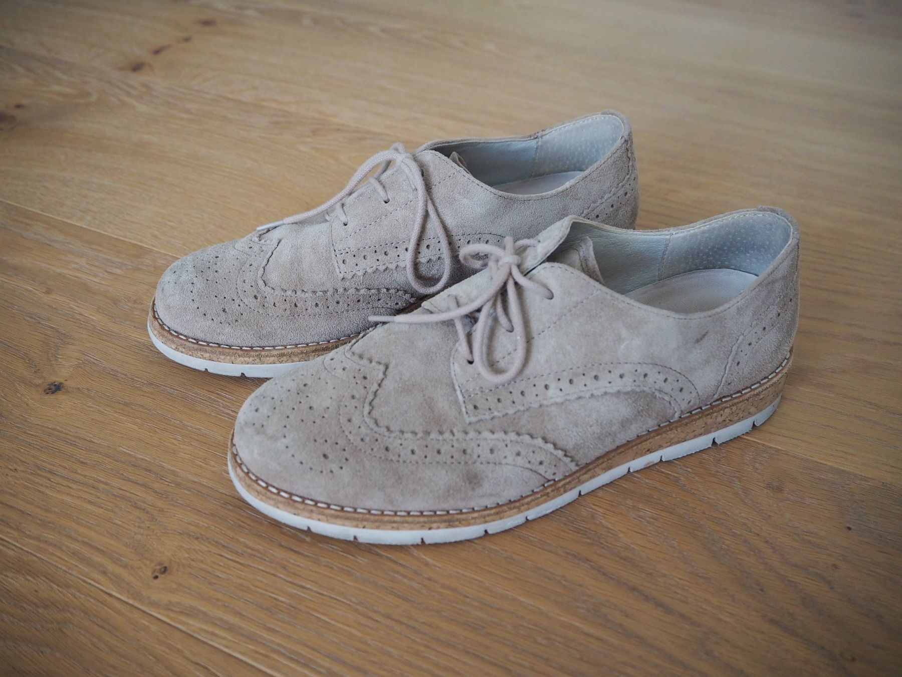 Gabor Scarpe da donna: Gabor Schnürschuhe Wildleder beige Gr. 4.5 – Usato da Zürich venduto da snowow