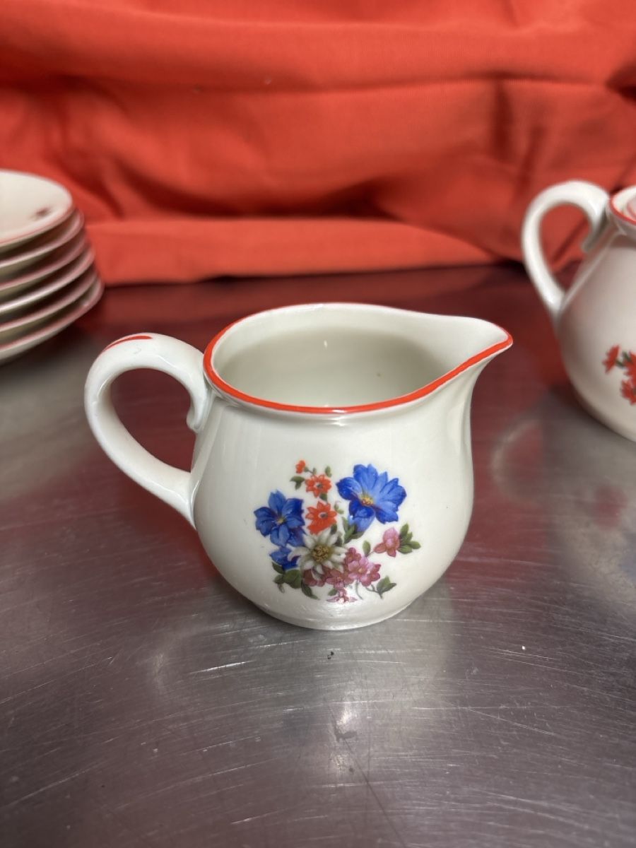 Set di piatti: Geschirr-Set mit Alpenblumen, 13 Teile – Usato da Lotzwil venduto da kie_fdq8 3